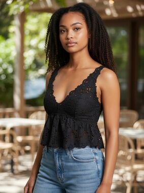 Aerie Black Eyelet V-Neck Cropped Top Adjustable Spaghetti Straps